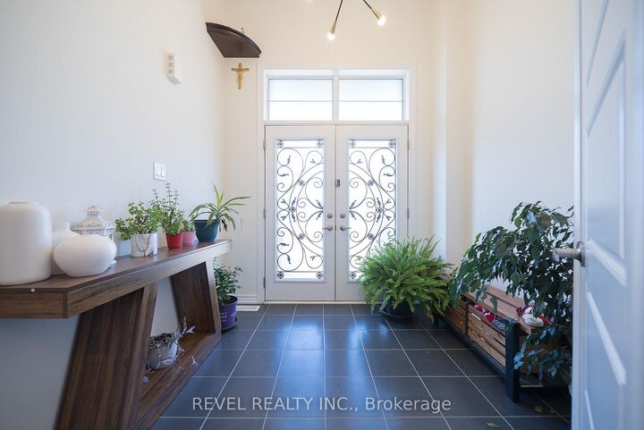 Property Photo:  64 Holder Drive  ON N3T 0W8 
