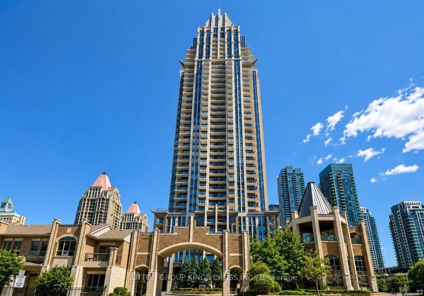 Property Photo: 388 Prince Of Wales Drive 2307 ON L5B 0A1