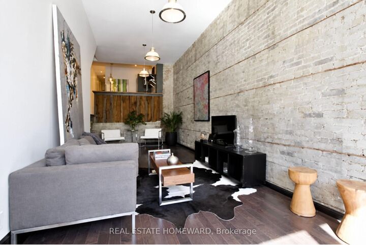 Property Photo:  726 Gerrard Street E Main  ON M4M 1Y3 