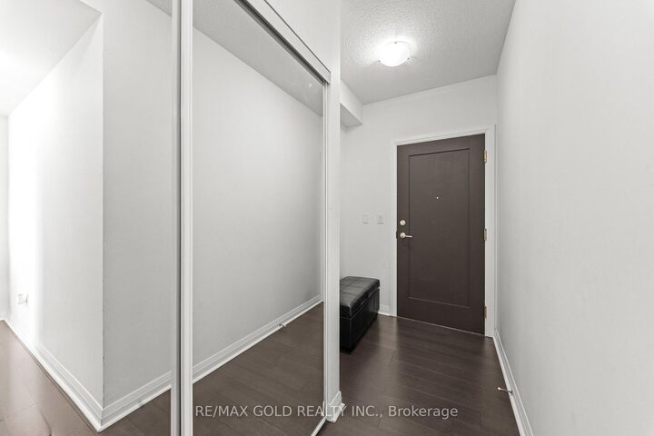 Property Photo:  5025 Four Springs Avenue 602  ON L5R 0G5 