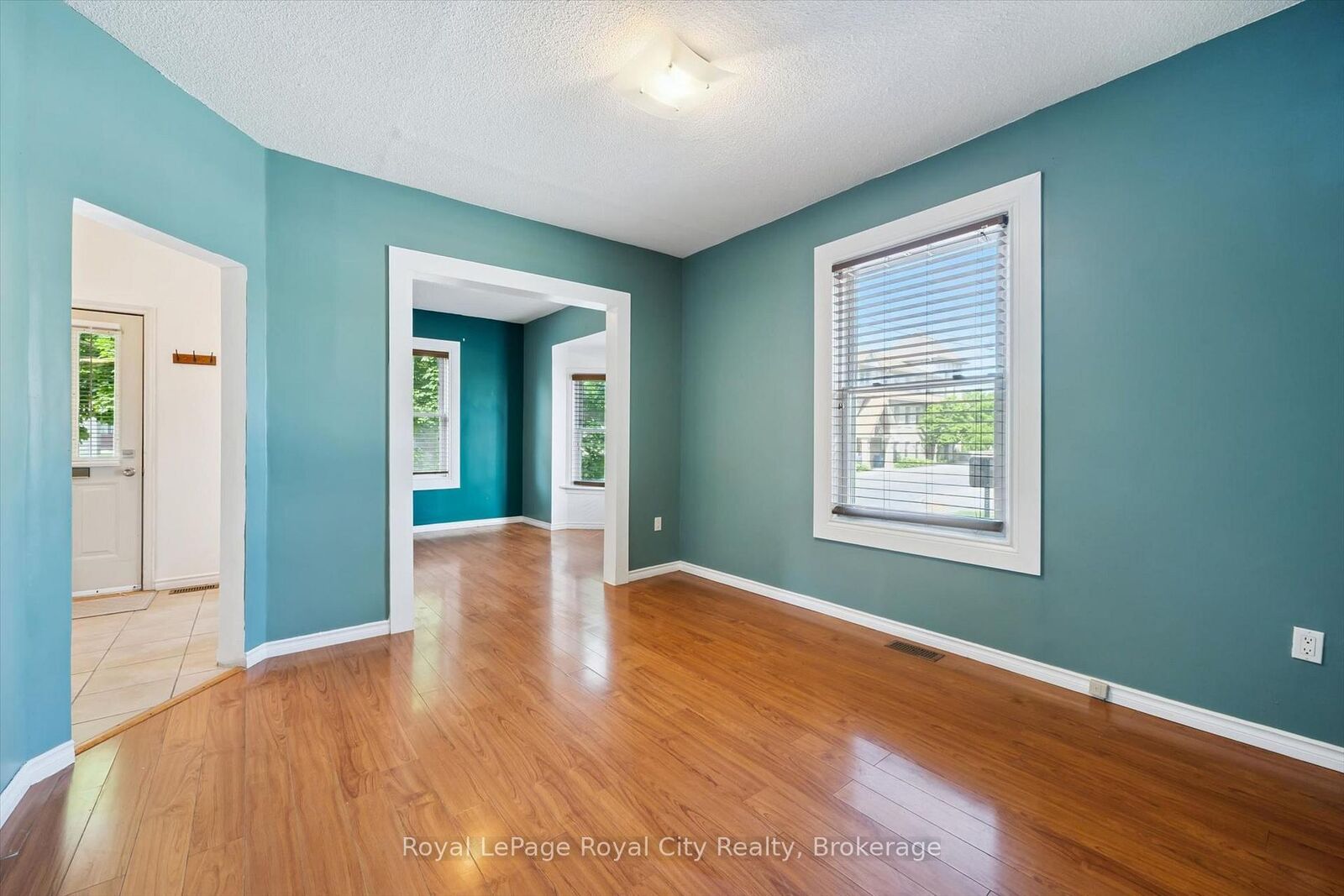Property Photo:  90 Neeve Street  ON N1E 5S1 