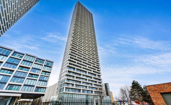 Property Photo:  898 Portage Parkway 1810  ON L4K 0J3 