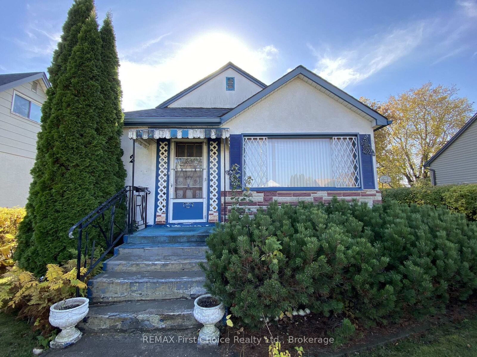 Property Photo:  262 Empire Avenue  ON P7E 4R5 