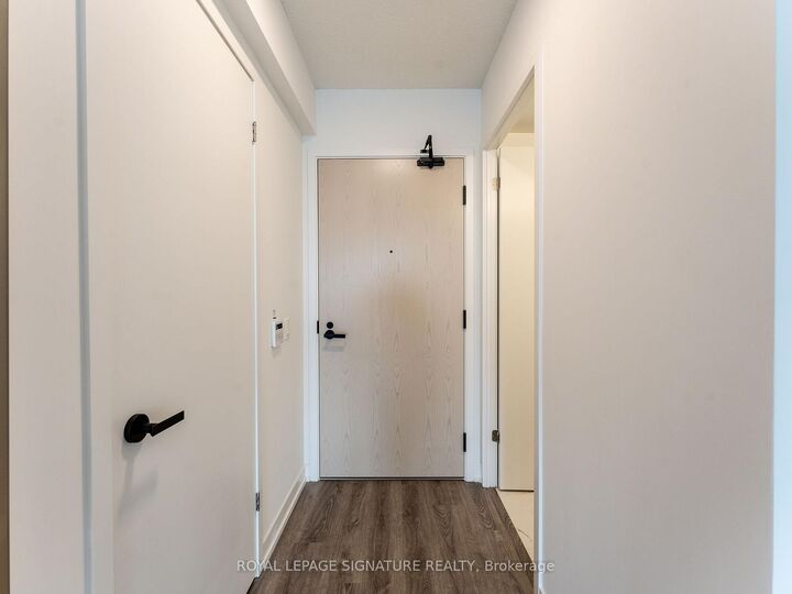 Property Photo:  195 Commerce Street W 1607  ON L4K 0P9 