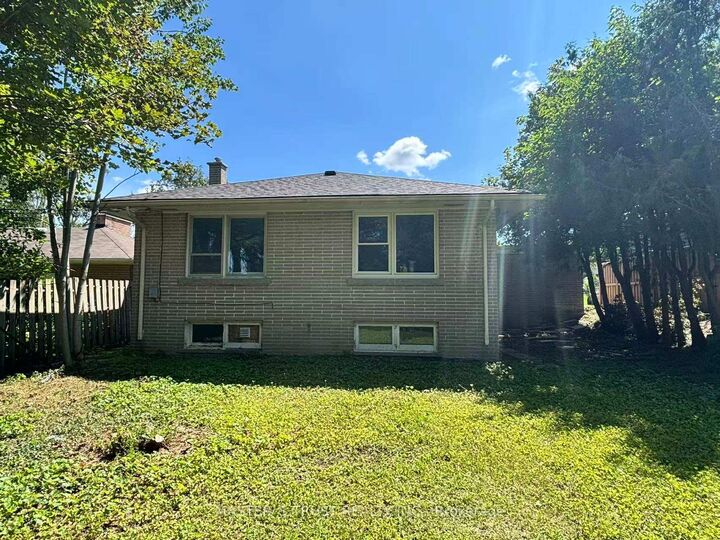 Property Photo:  62 Melrose Avenue  ON L4M 2A9 