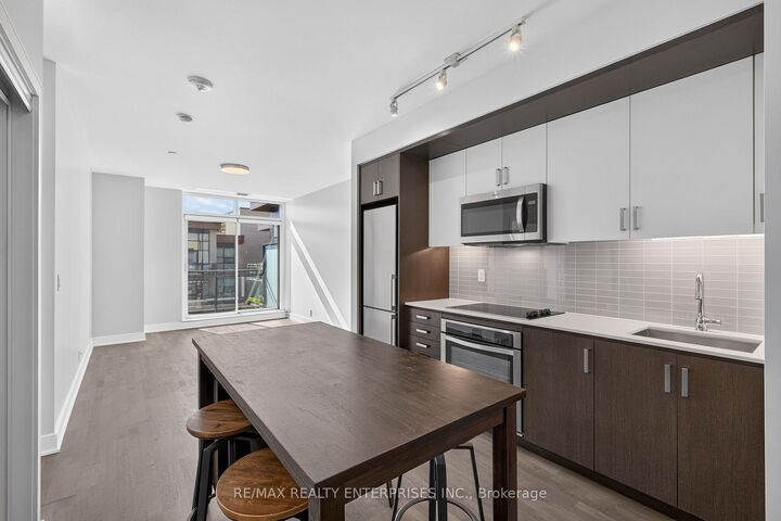 Property Photo: 1575 Lakeshore Road W 457 ON L5J 0B1