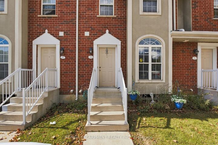 Property Photo:  4200 Kilmer Drive 3  ON L7M 4Y2 