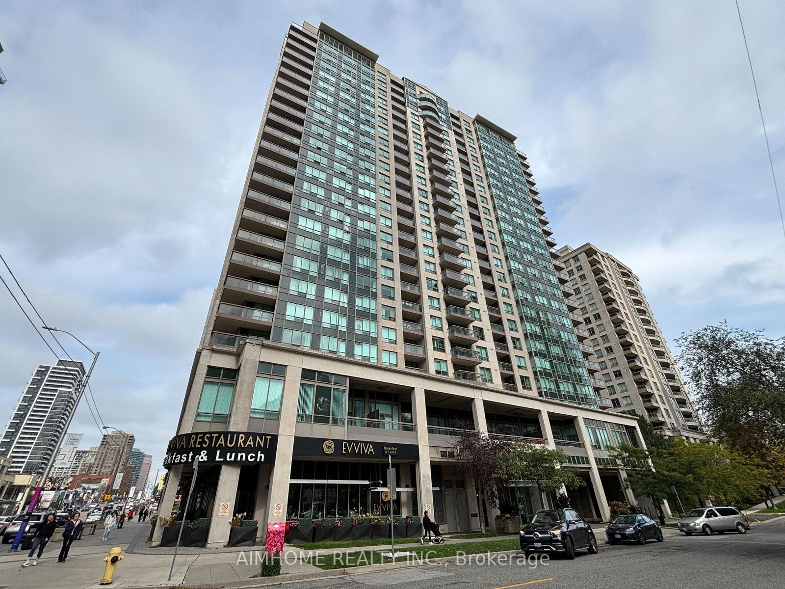 Property Photo:  18 Parkview Avenue 2702  ON M2N 7H7 