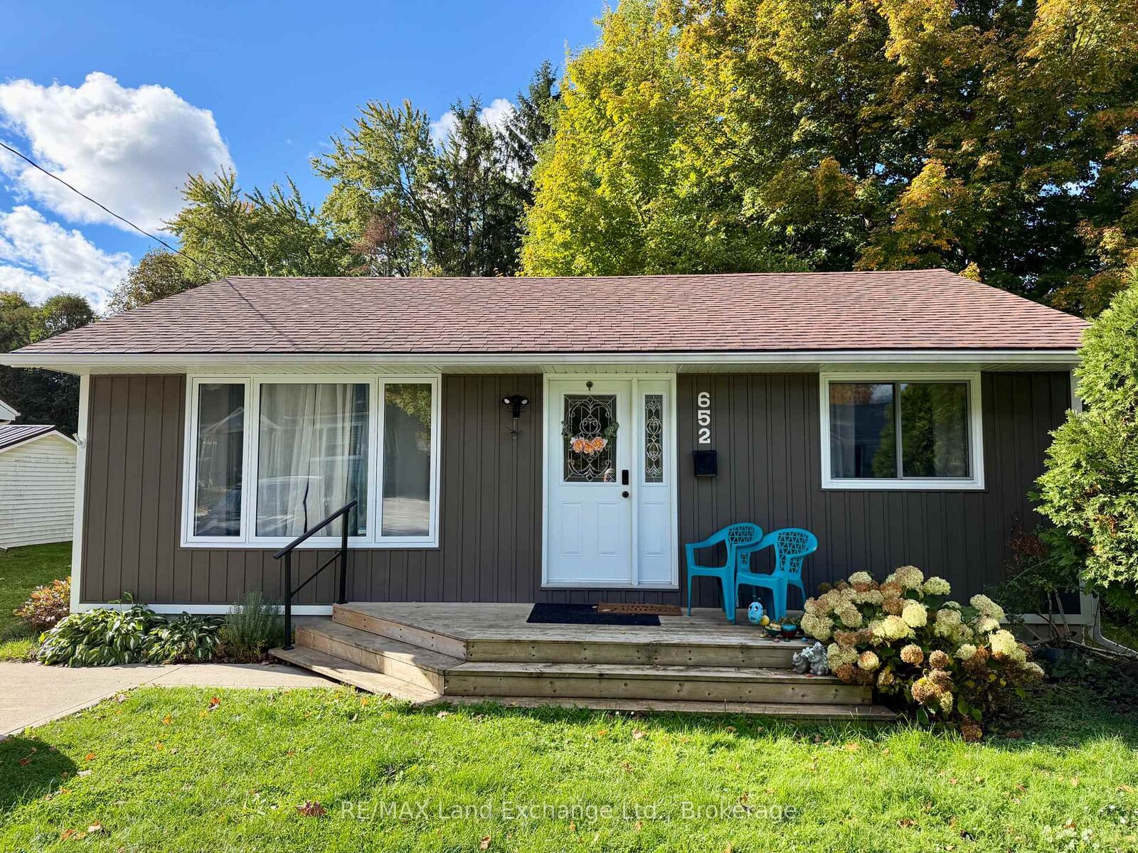 Property Photo:  652 Louis Street  ON N0H 2C4 