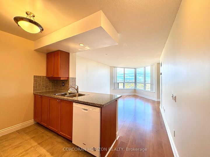 Property Photo:  10 Northtown Way 2513  ON M2N 7L4 