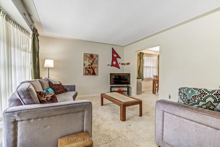 Property Photo:  698 Chiddington Avenue  ON N6C 2W8 