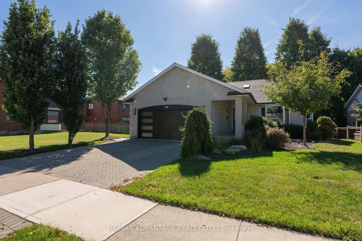 Property Photo:  126 Mountainview Crescent  ON N6J 4N1 