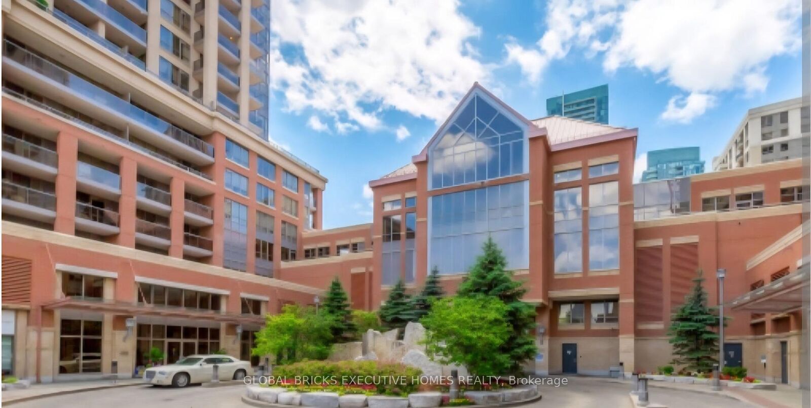 Property Photo:  4090 Living Arts Drive 1906  ON L5B 4M8 