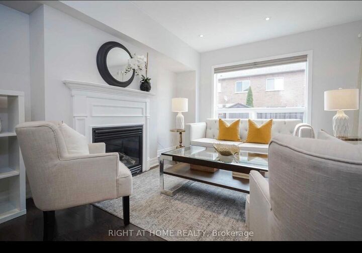 Property Photo:  6399 Spinnaker Circle 121  ON L5W 1Z6 