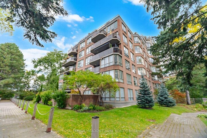Photo de la propriété:  1 Ripley Avenue 816  ON M6S 4Z6 