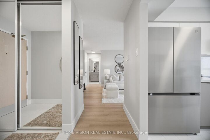 Property Photo:  400 Webb Drive S 1407  ON L5B 3Z7 