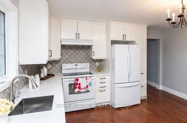 Property Photo:  14 Thornton Avenue Main Floor  ON M6E 2E2 