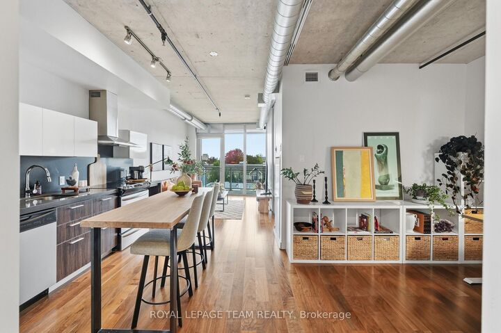 Property Photo:  360 McLeod Street 504  ON K2P 1A9 