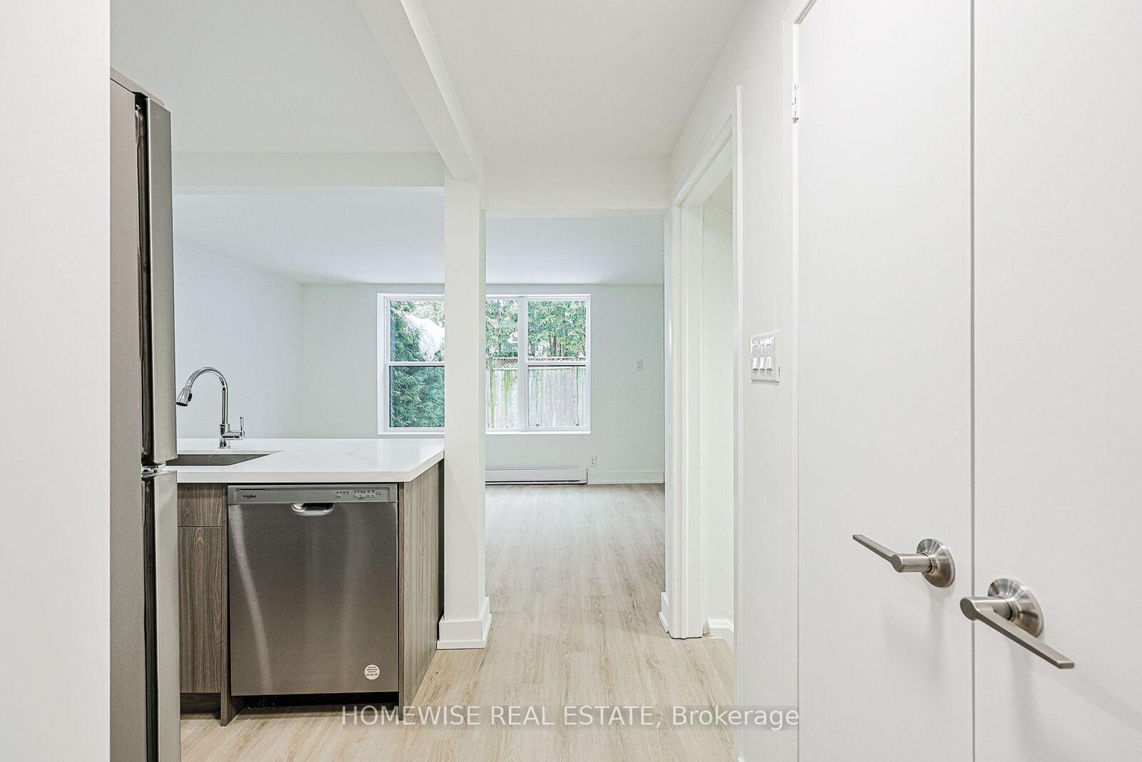 Property Photo:  100 Liberty Street N 7A  ON L1C 2M1 