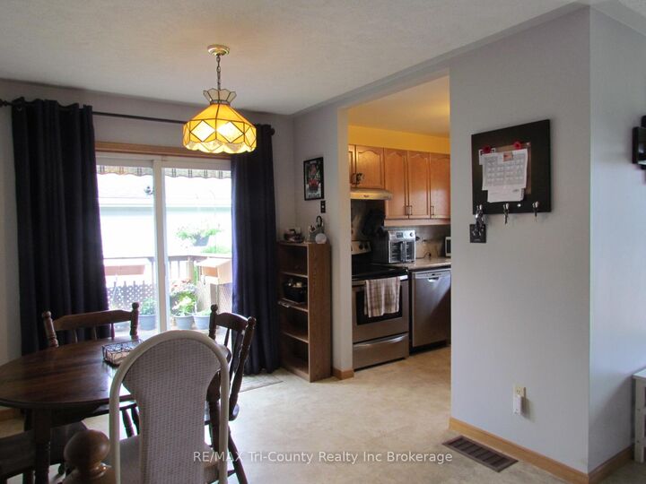 Property Photo:  29 Beckett Boulevard  ON N4G 5N1 