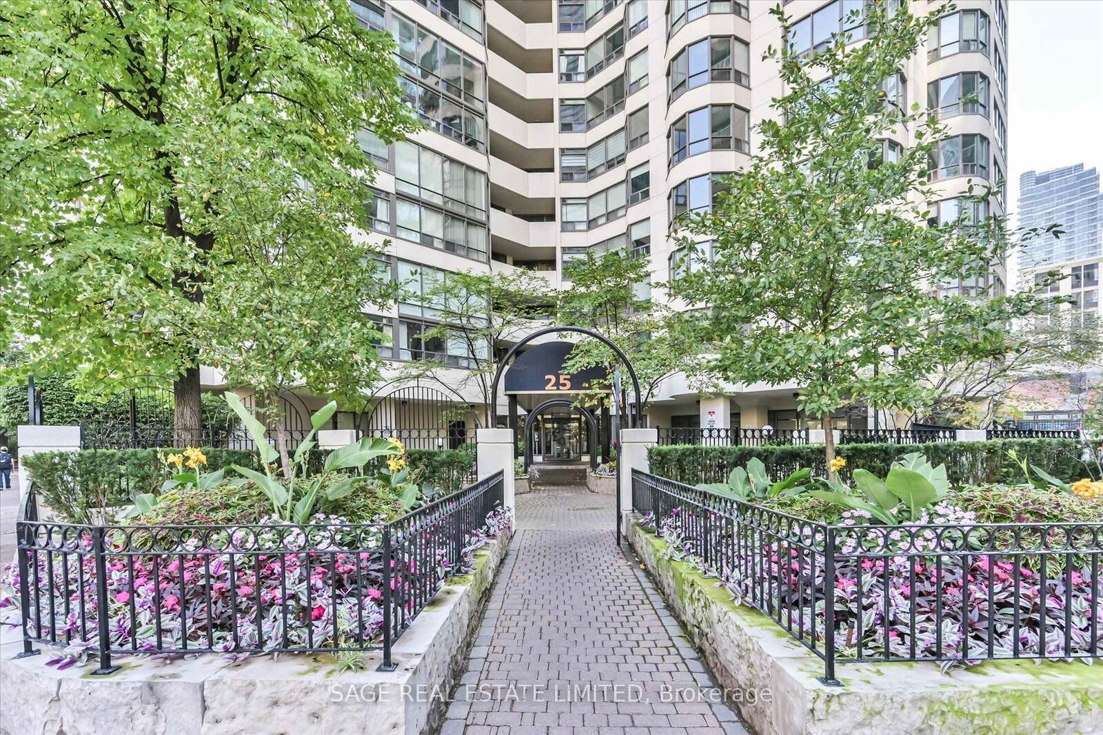 Property Photo: 25 Maitland Street 1004 ON M4Y 2W1