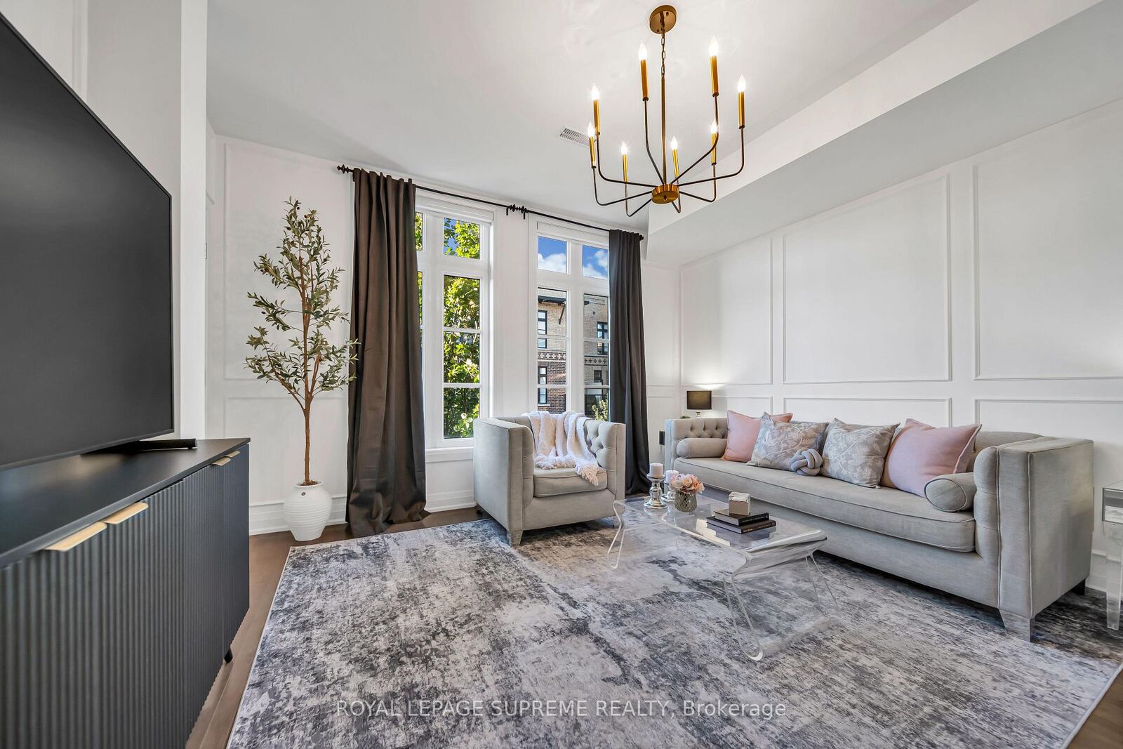 Property Photo:  8167 Kipling Avenue 43  ON L4L 0G4 