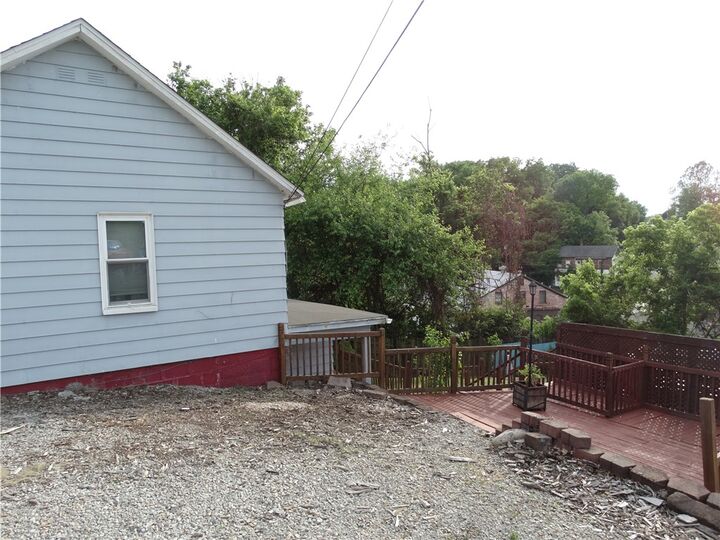 Property Photo:  114 Beallsville Rd  PA 15314 