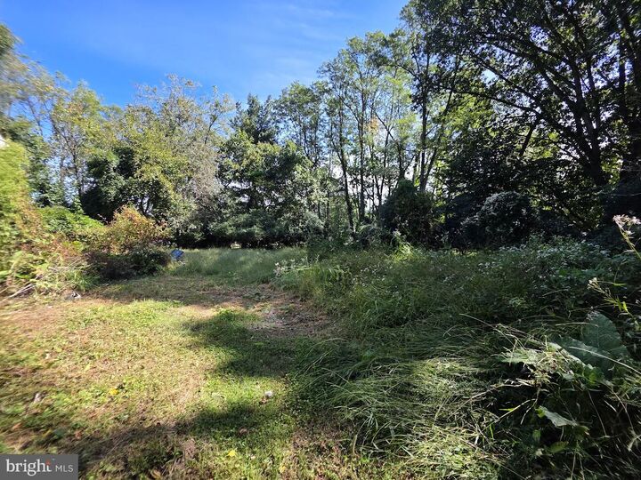 Property Photo: 907 Springwood Drive PA 19382