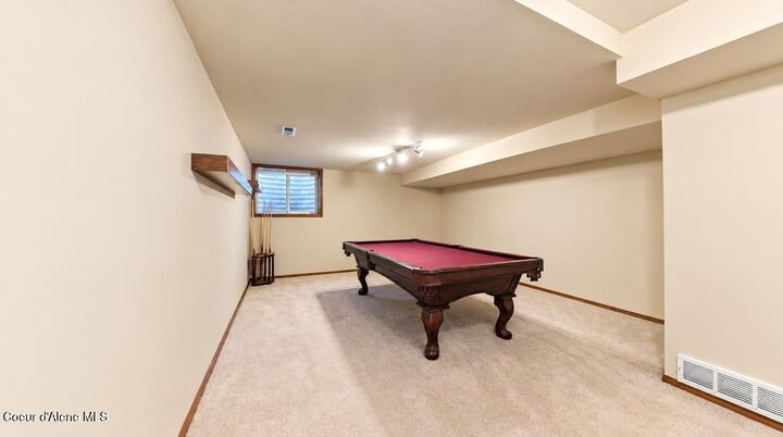 Property Photo: 6615 S Westchester Dr WA 99223