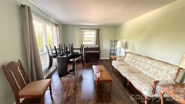 Property Photo: 928 Beaumont Avenue NC 27401