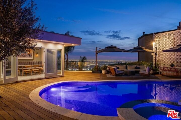 Property Photo:  2137 Sunset Plaza Dr.  CA 90069 