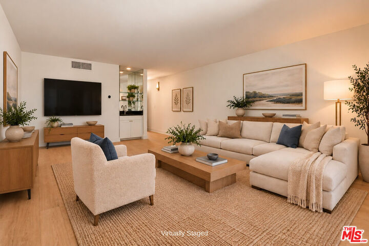 Property Photo:  970 Palm Ave, Unit 211  CA 90069 