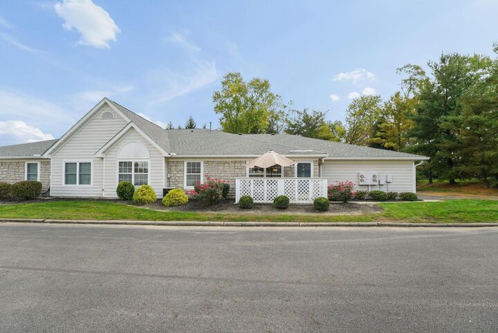 Property Photo:  185 Groveport Pike  OH 43110 