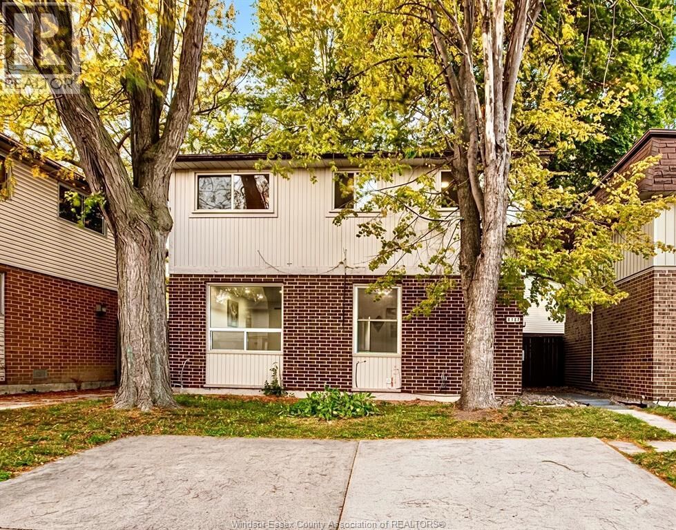 Property Photo:  9370 Aire Court  ON N8S 4E6 