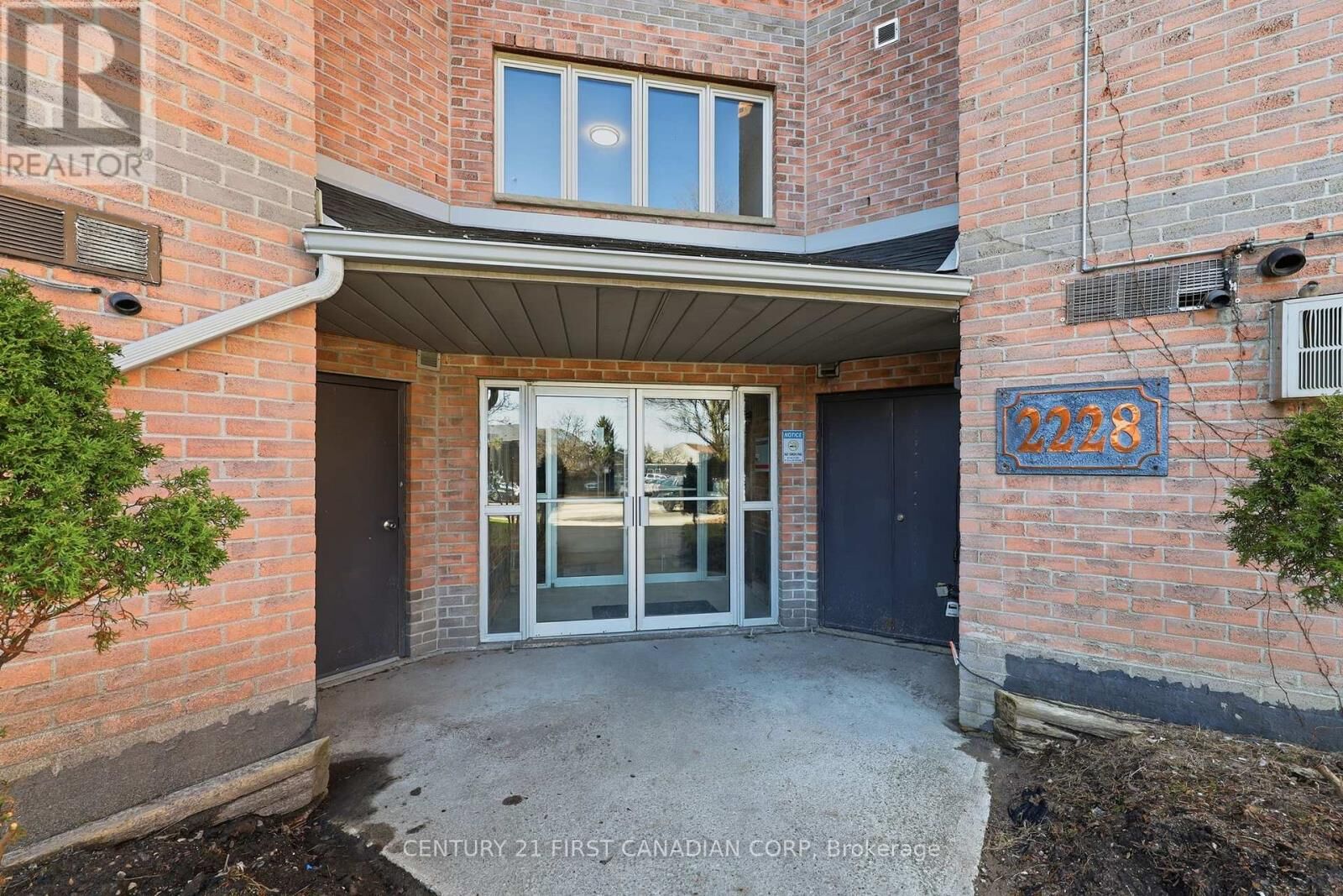 Property Photo:  2228 Trafalgar Street 201  ON N5V 4J8 