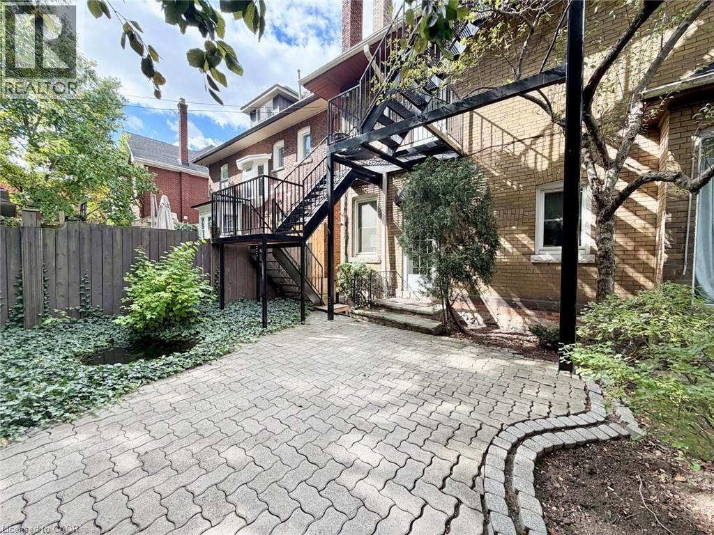 Property Photo:  241 Macnab Street South Unit 2  ON L8P 3E2 
