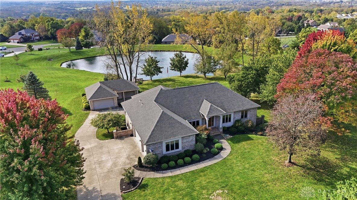 Property Photo:  812 Valley View Point  OH 45066 