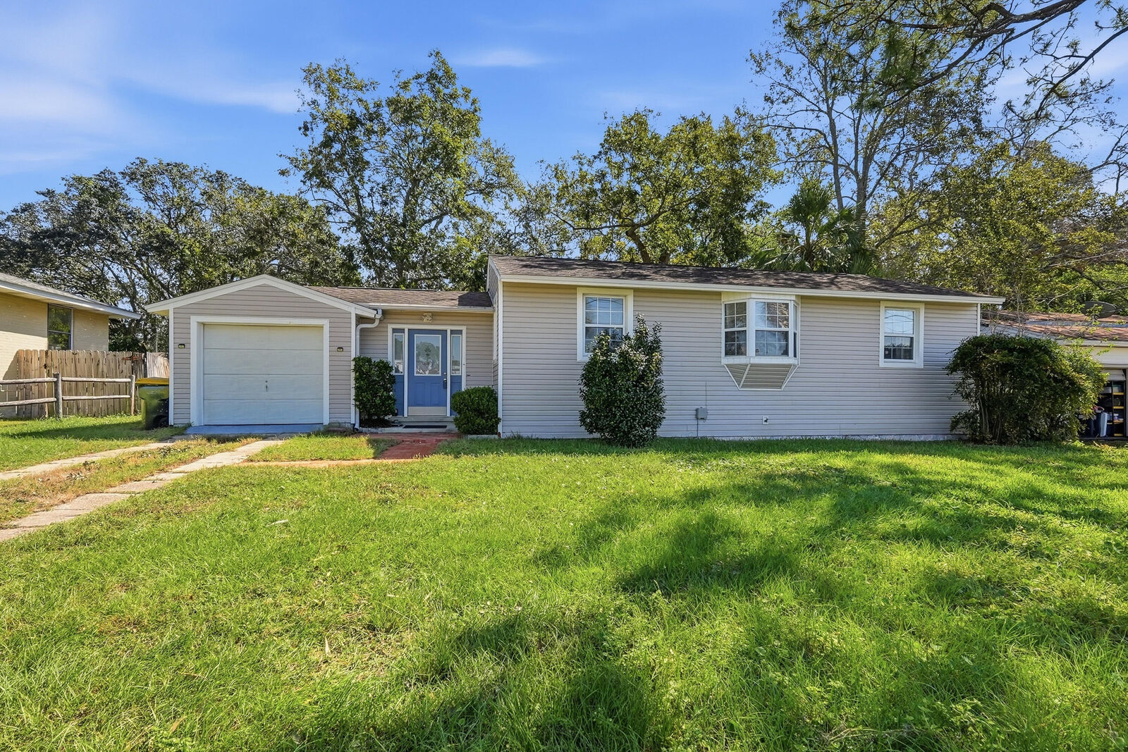 Property Photo:  217 NE Highway Avenue  FL 32547 