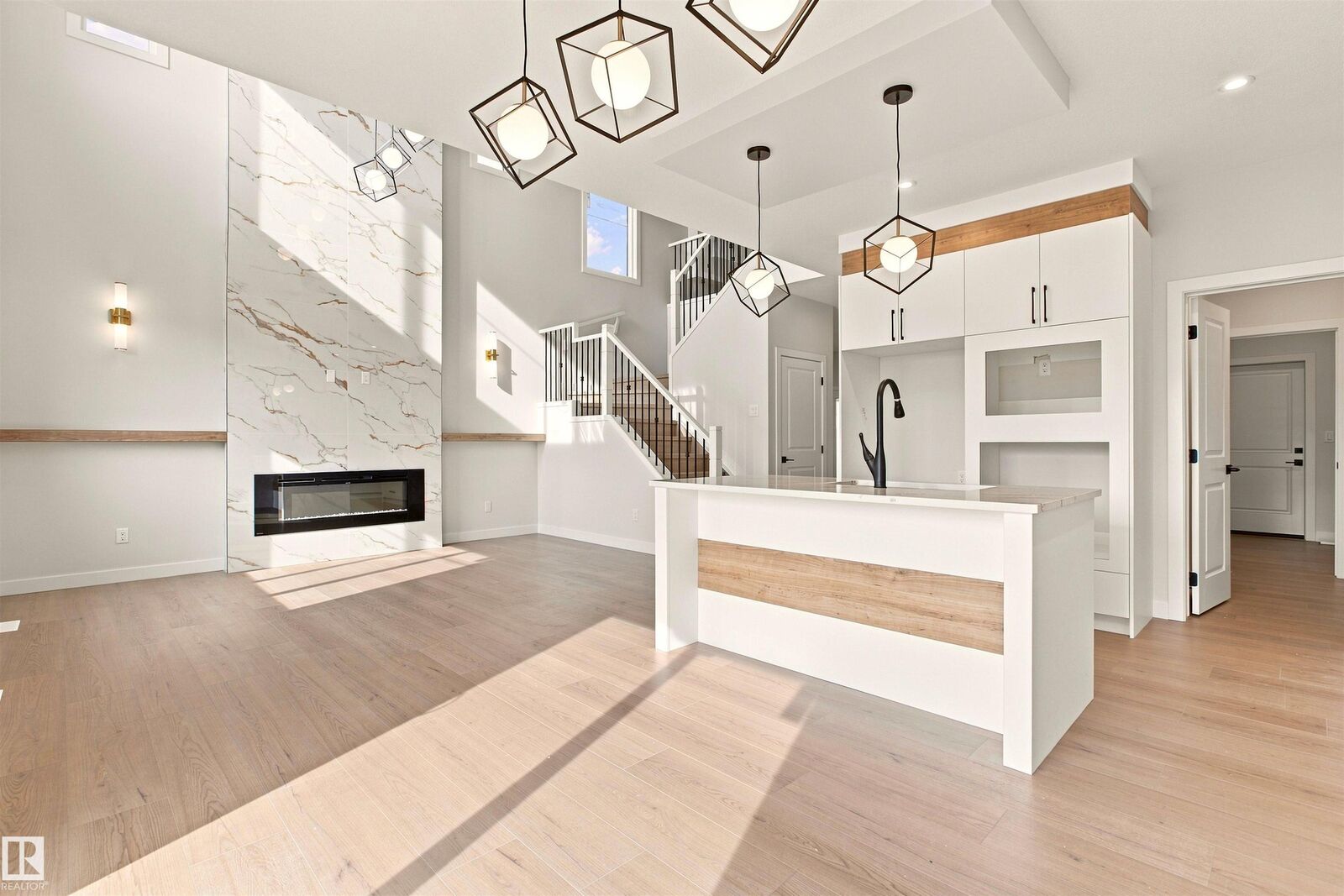 Property Photo:  10410 104 Street  AB T8R 0C9 