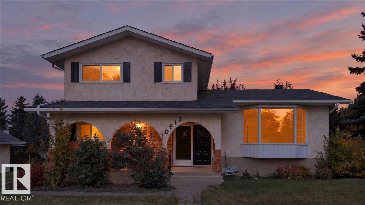 Property Photo:  10912 34A Avenue NW  AB T6J 2V1 