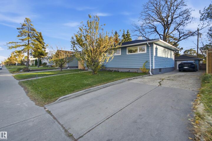 Property Photo:  15933 95 Avenue NW  AB T5P 0A3 