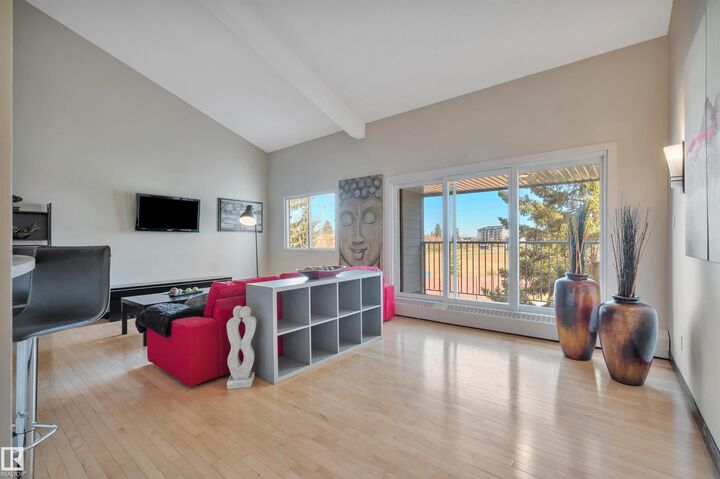 Property Photo: 4404 122 Street NW 403 AB T6J 4A9