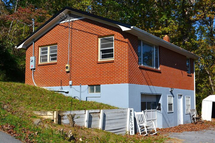 Property Photo:  346 Walker St  WV 24970 