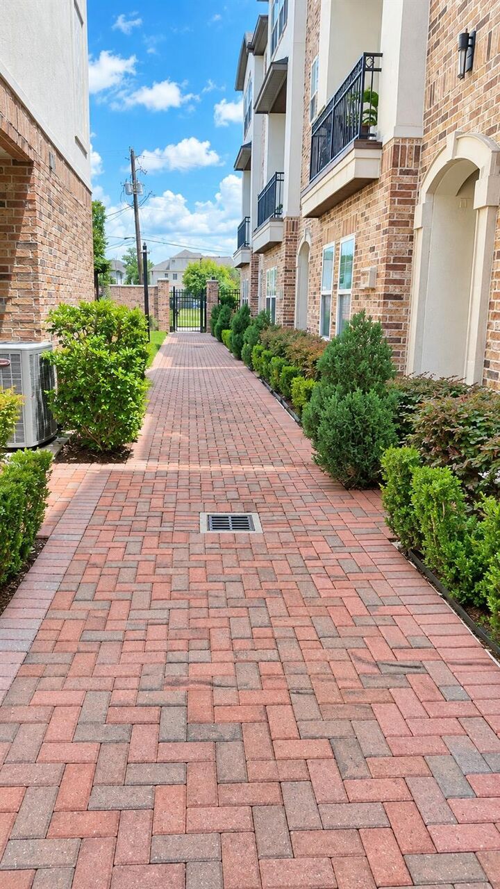Property Photo: 2822 Princeton Street TX 77009