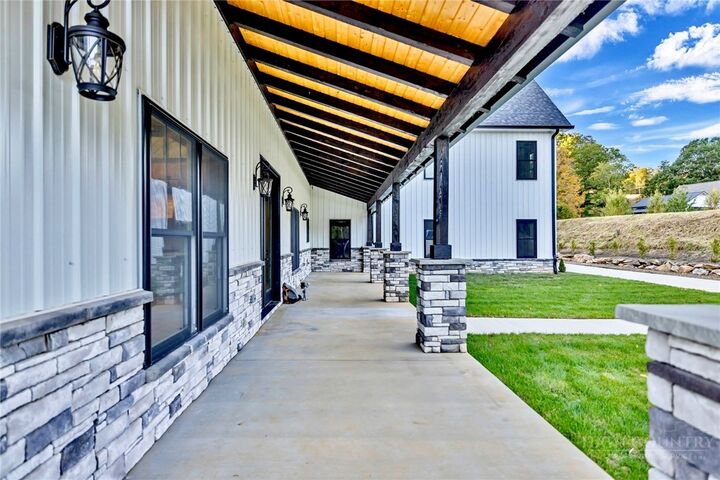 Property Photo: 2965 Nc Hwy 194 NC 28684