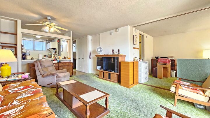 Property Photo:  780 Amana Street 1604  HI 96814 