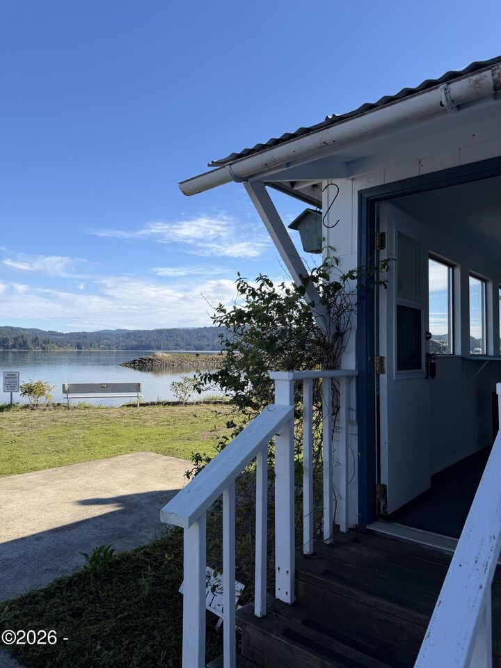 Property Photo:  955 NE Mill Street A-15  OR 97394 