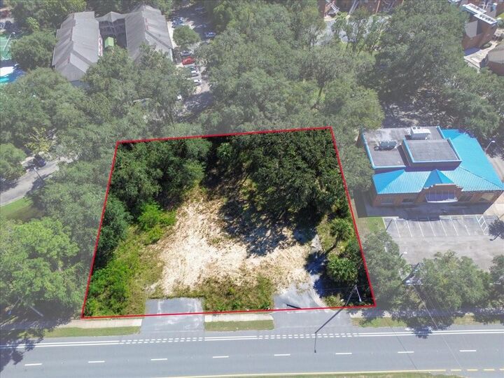 Property Photo: 3921 SW 13th Street FL 32608
