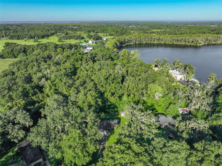 Property Photo: 35933 Clear Lake Circle FL 32736