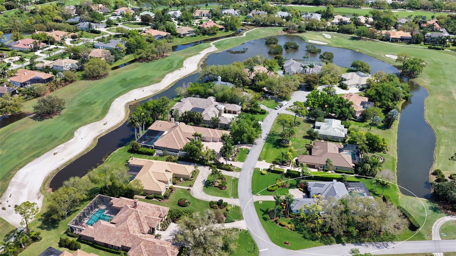 Property Photo: 642 Trenton Way FL 34229